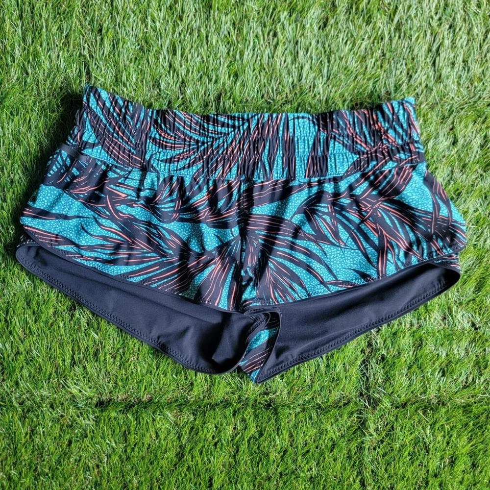 Lululemon Reversible Shorts Foral Print